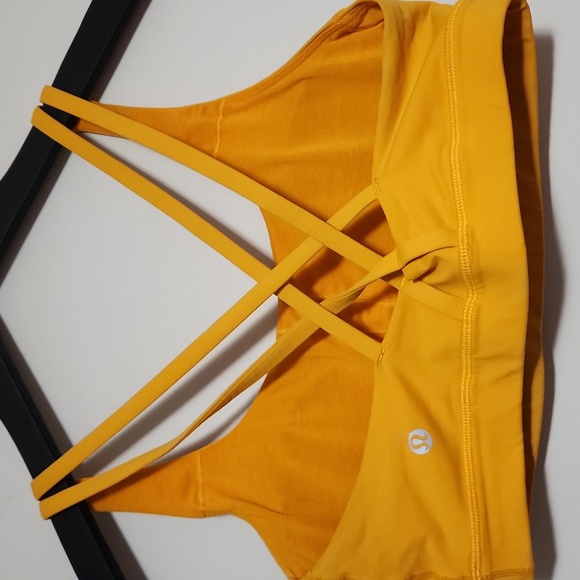 Lululemon EUC Energy Bra Size 8 For B-D Cups - Picture 2 of 3